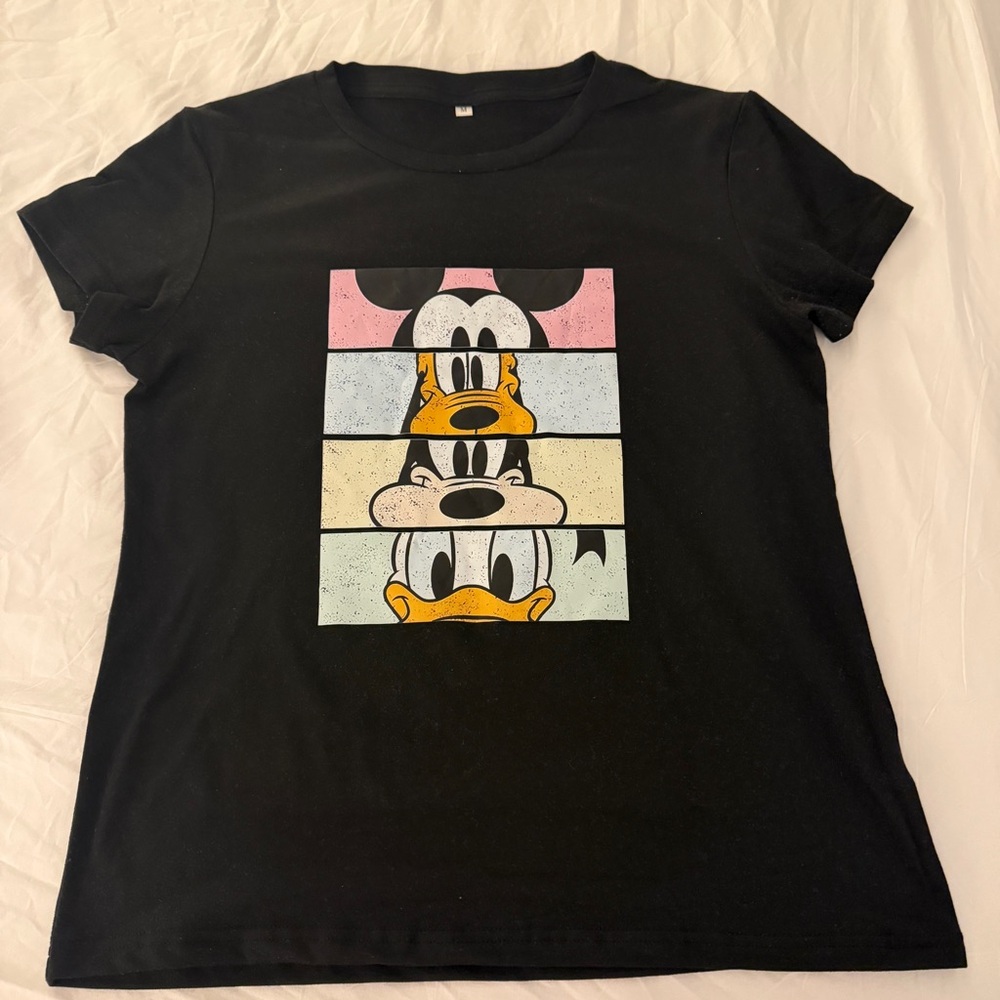 Black Graphic Crop Top